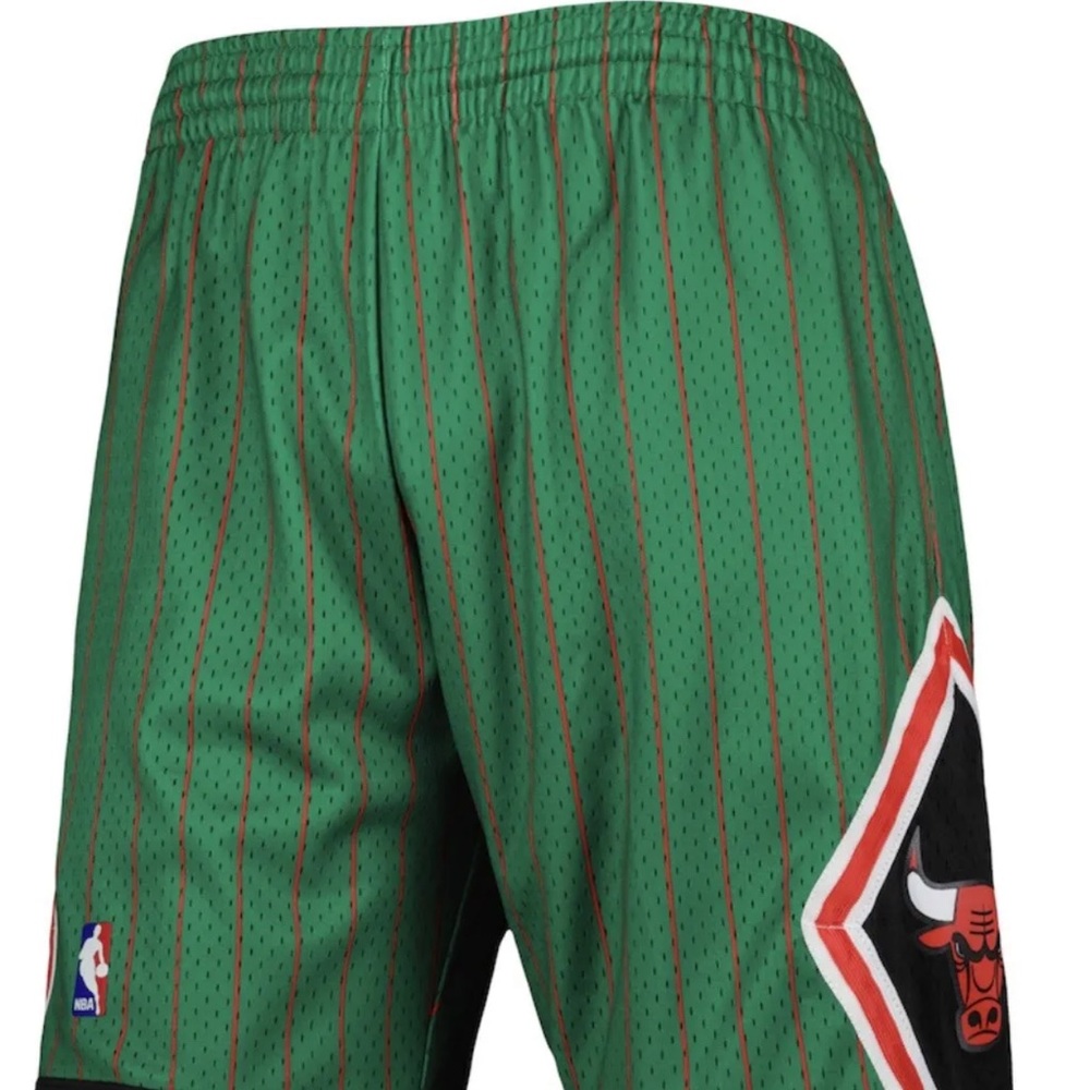 Mitchell Ness L Chicago Bulls Green Reload Hardwood Classic Swingman Short 1995